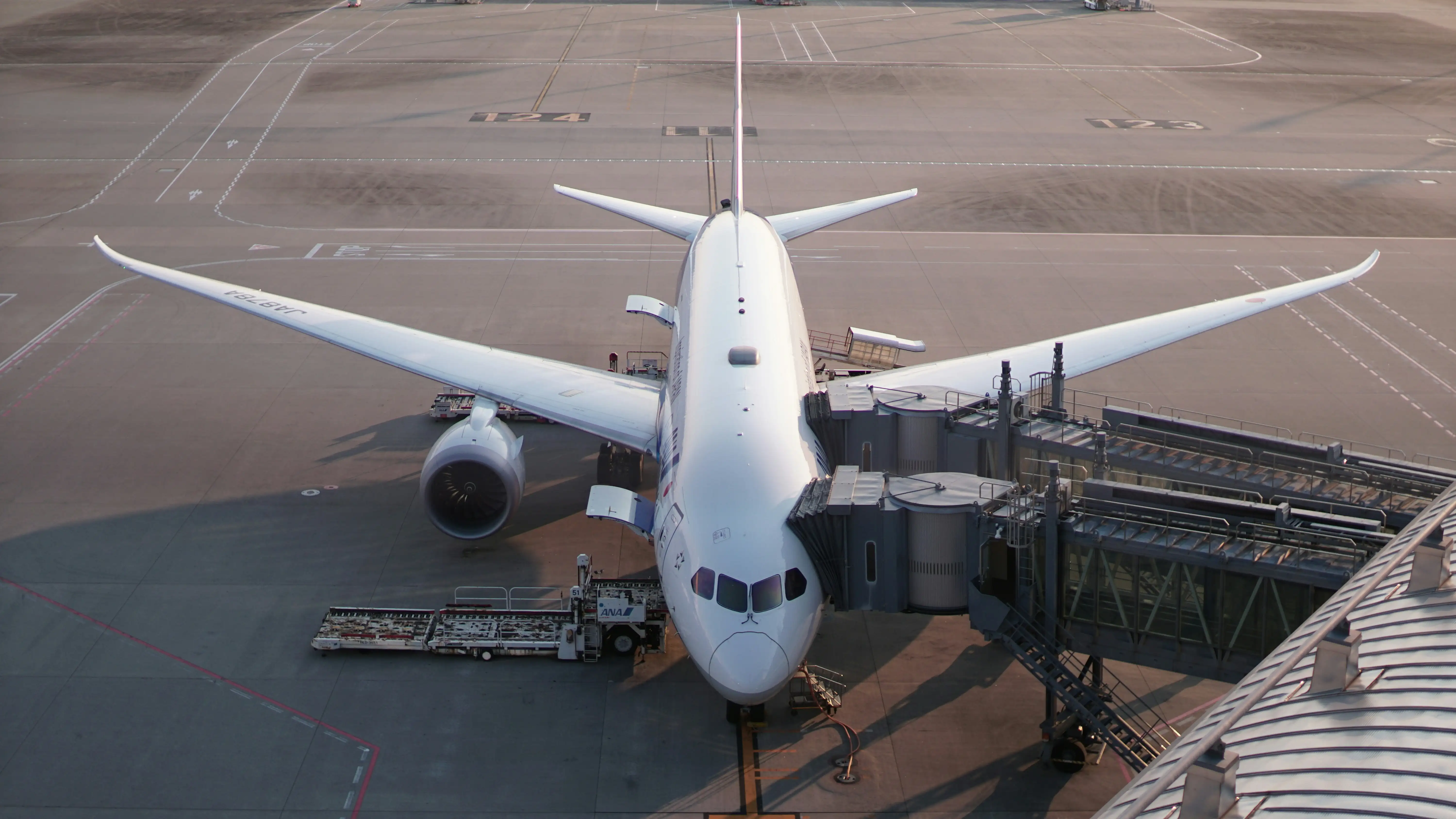 Commercial airplane