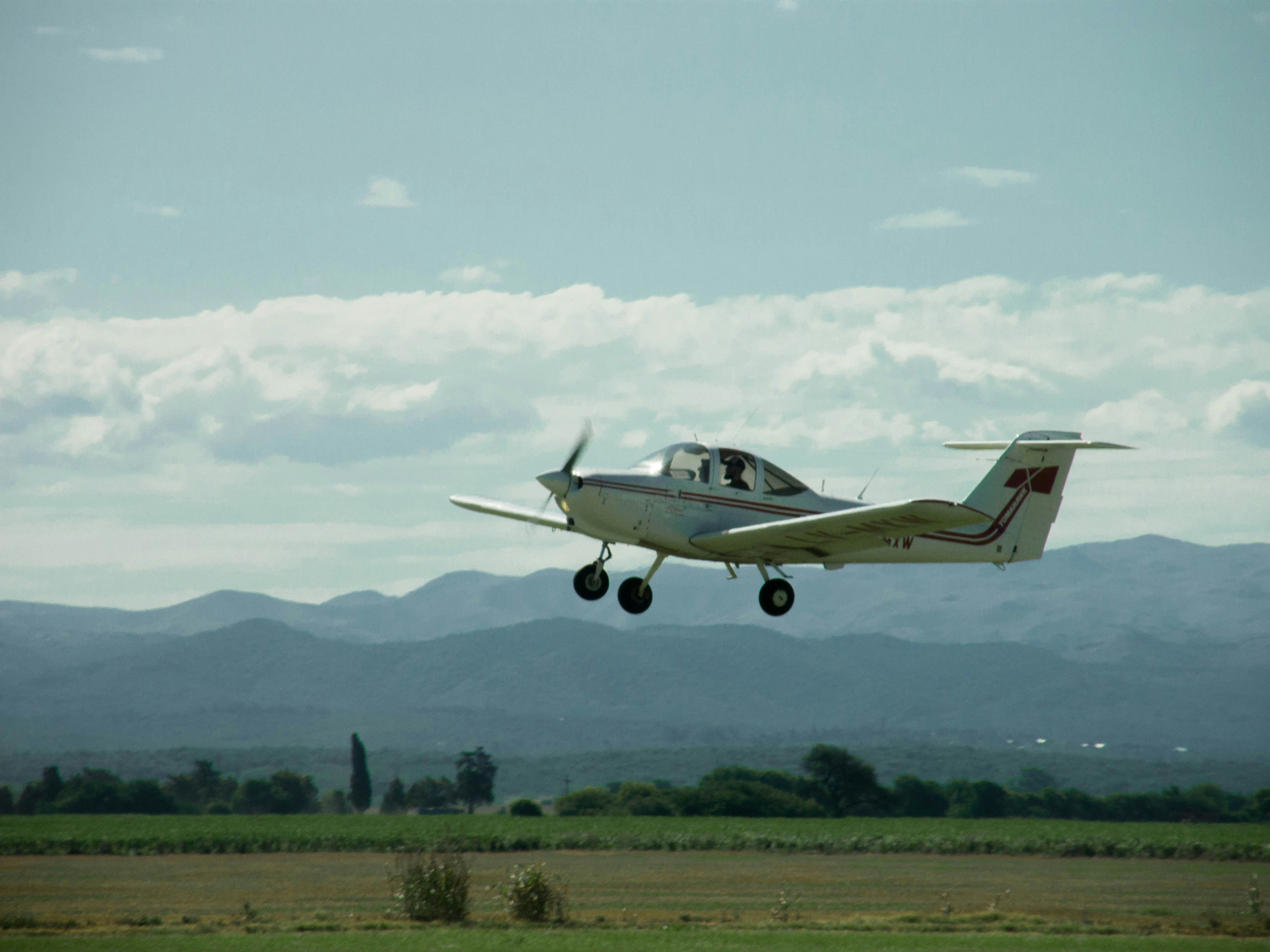 Piper Taking off